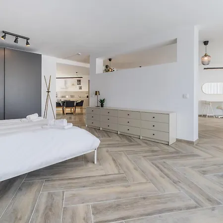 The Cube - Designer Finished By Sf Homes דירה