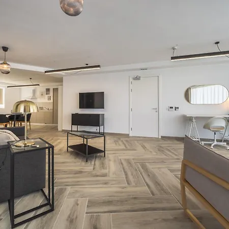 Lägenhet The Cube - Designer Finished By Sf Homes *