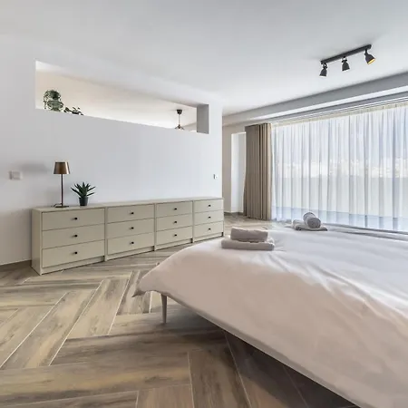 The Cube - Designer Finished By Sf Homes דירה *