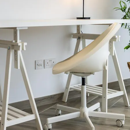 The Cube - Designer Finished By Sf Homes *