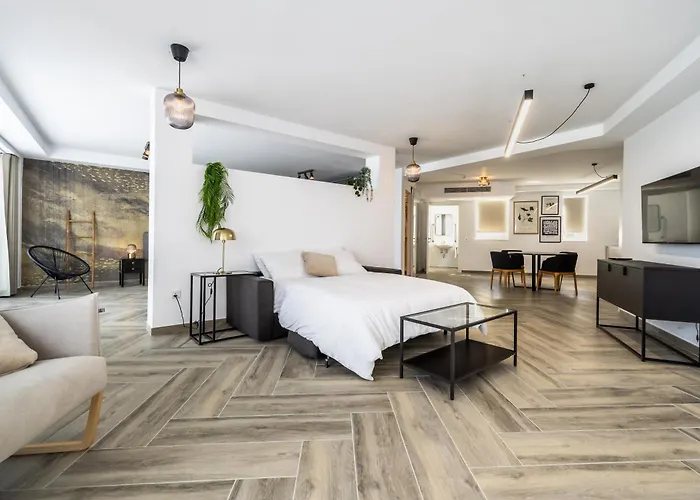 The Cube - Designer Finished By Sf Homes 아파트 *